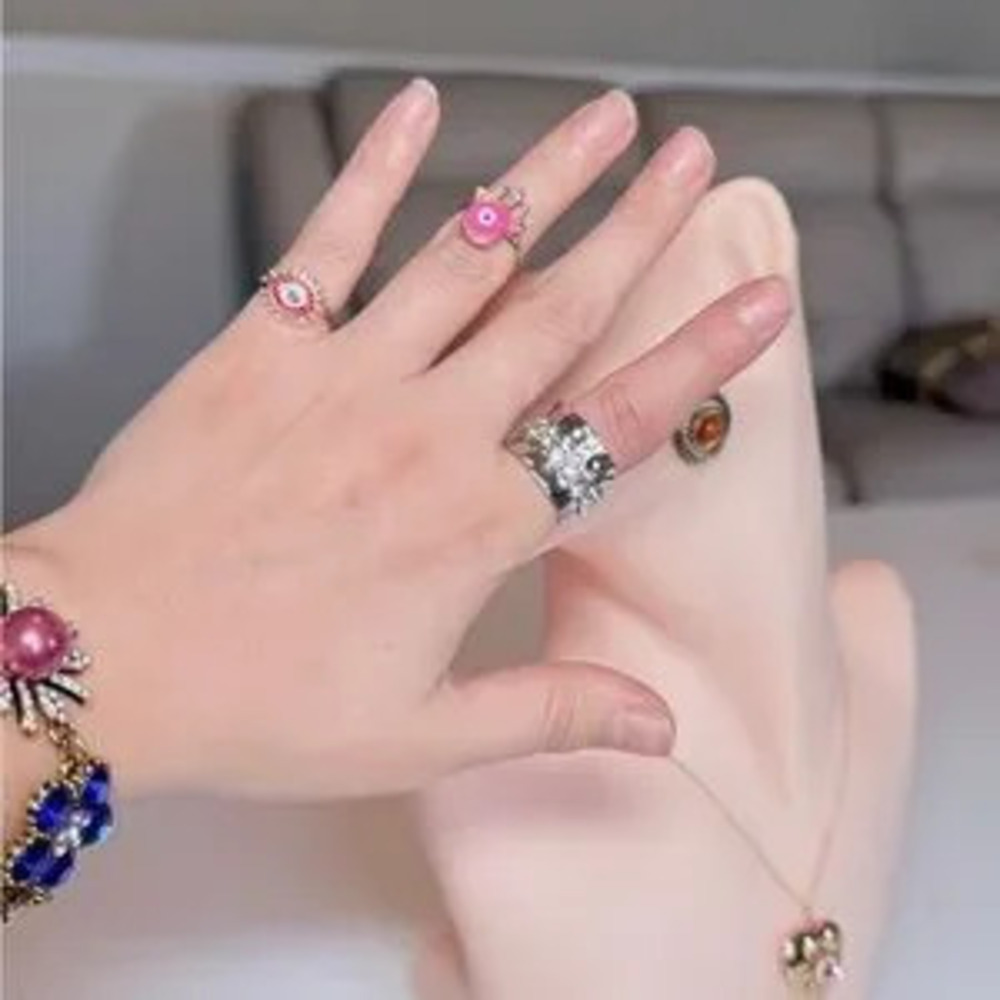 Chic Silver Crystal Ring - Picture 9 of 9